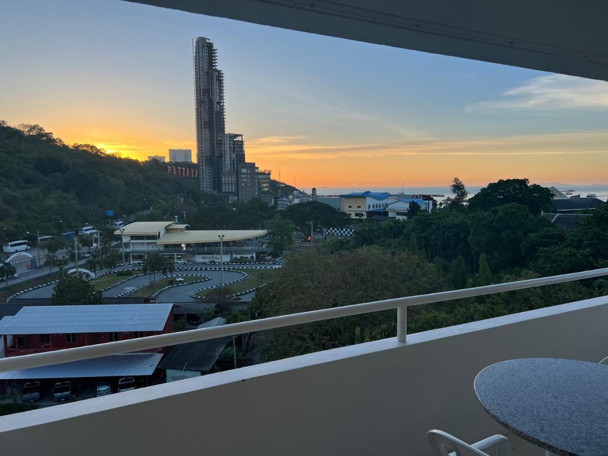 The Monaco Residence Pattaya Bagian luar foto