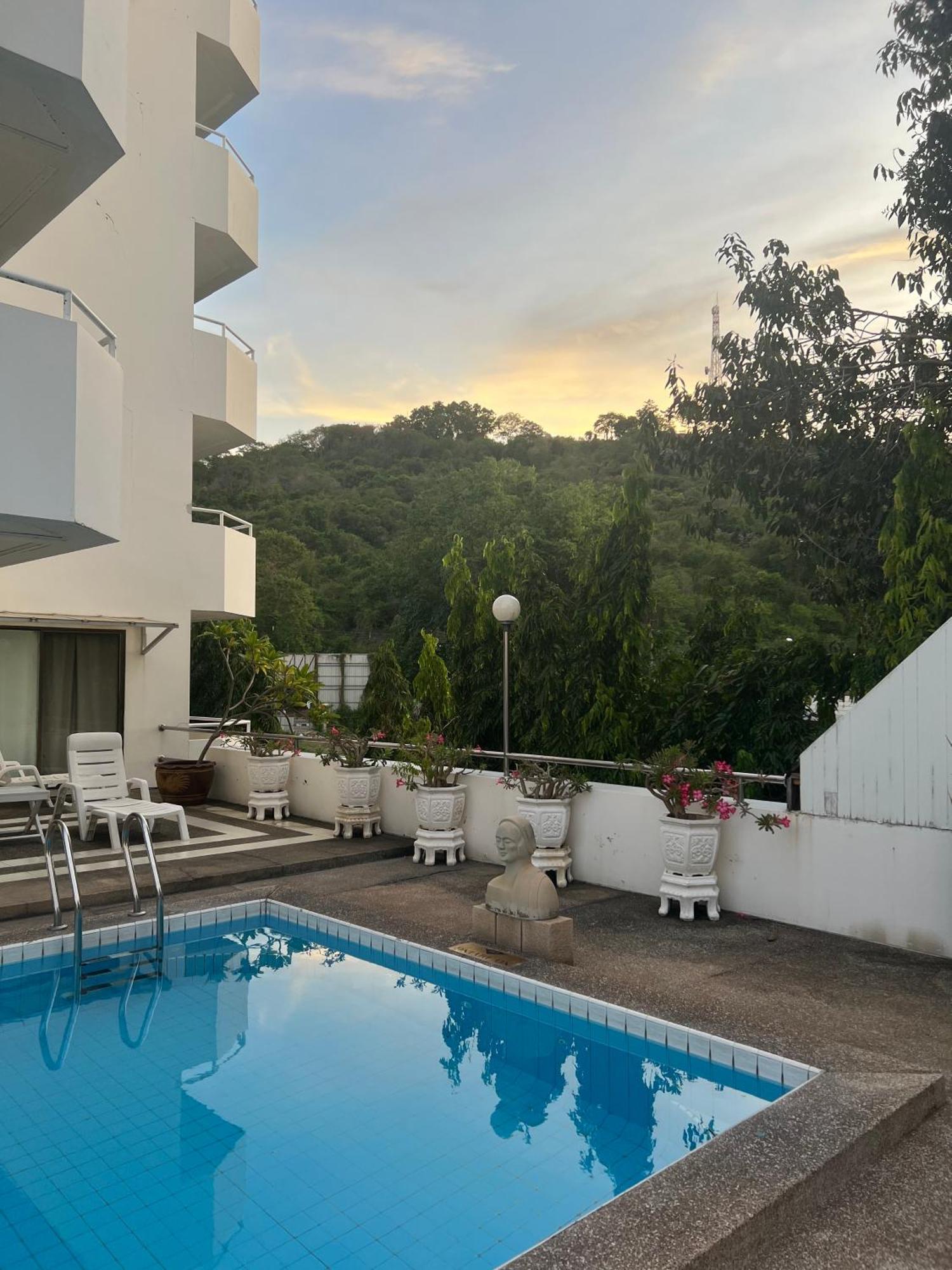 The Monaco Residence Pattaya Bagian luar foto