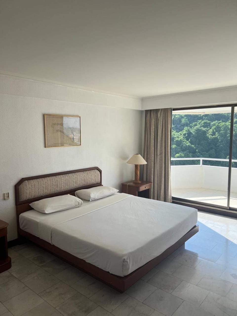 The Monaco Residence Pattaya Bagian luar foto