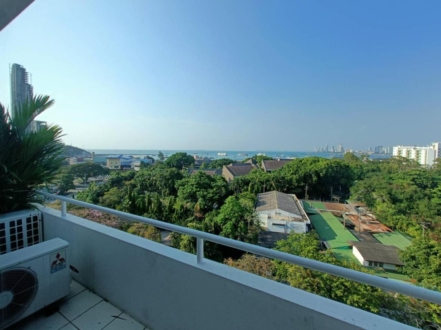 The Monaco Residence Pattaya Bagian luar foto