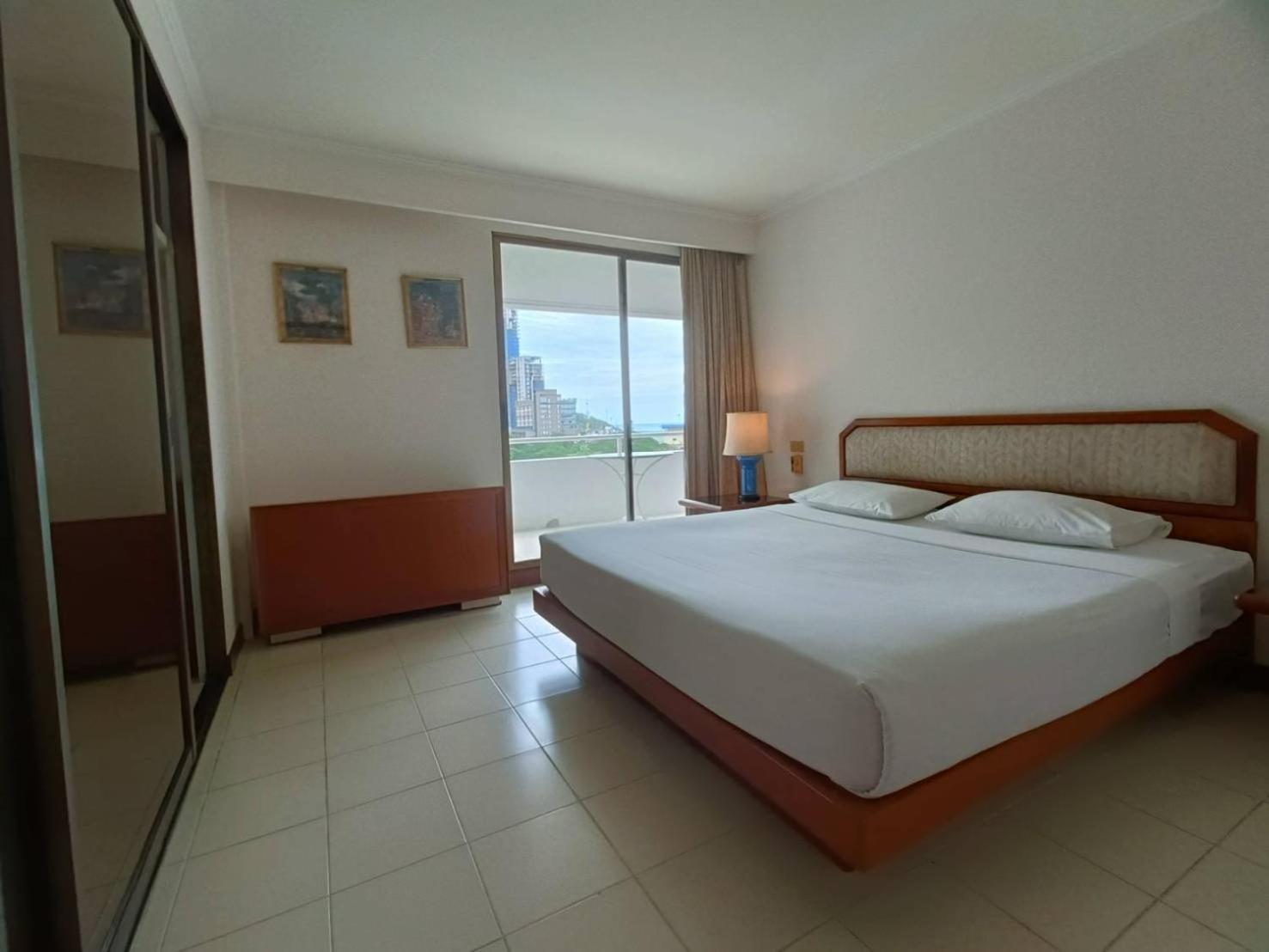 The Monaco Residence Pattaya Bagian luar foto