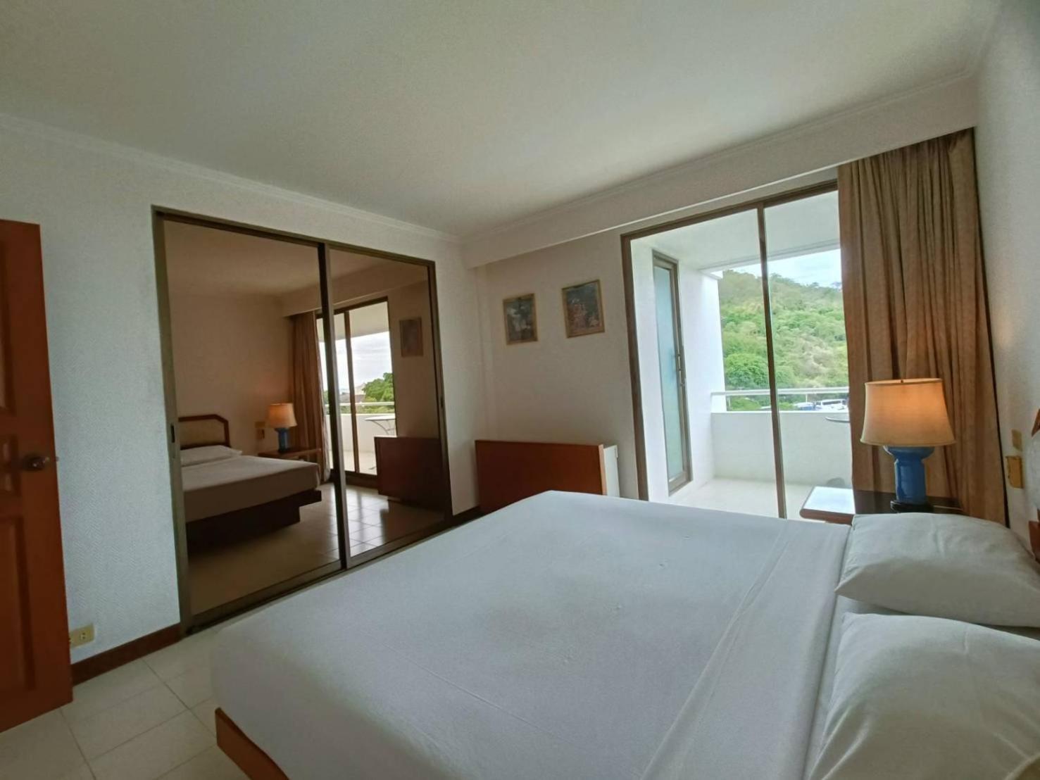 The Monaco Residence Pattaya Bagian luar foto